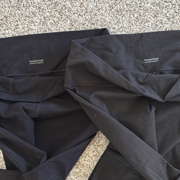 Fabletics | PowerHold by Fabletics | Black 7/8 leggings | 1X - Picture 2 of 3